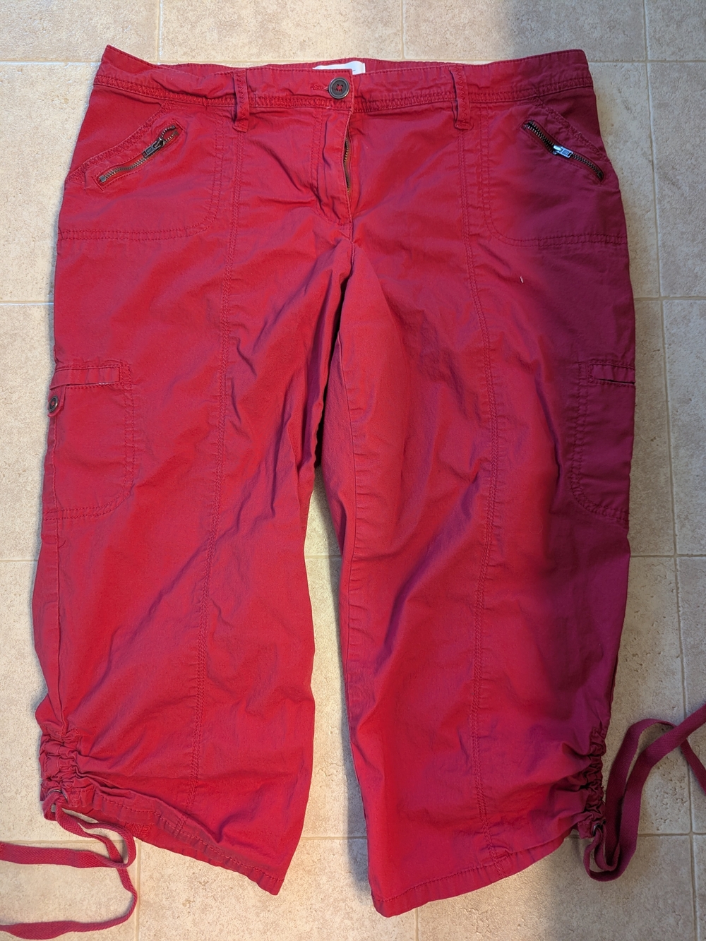 Reitmans Bright Red Cargo Capris with Adjustable Tie Hems